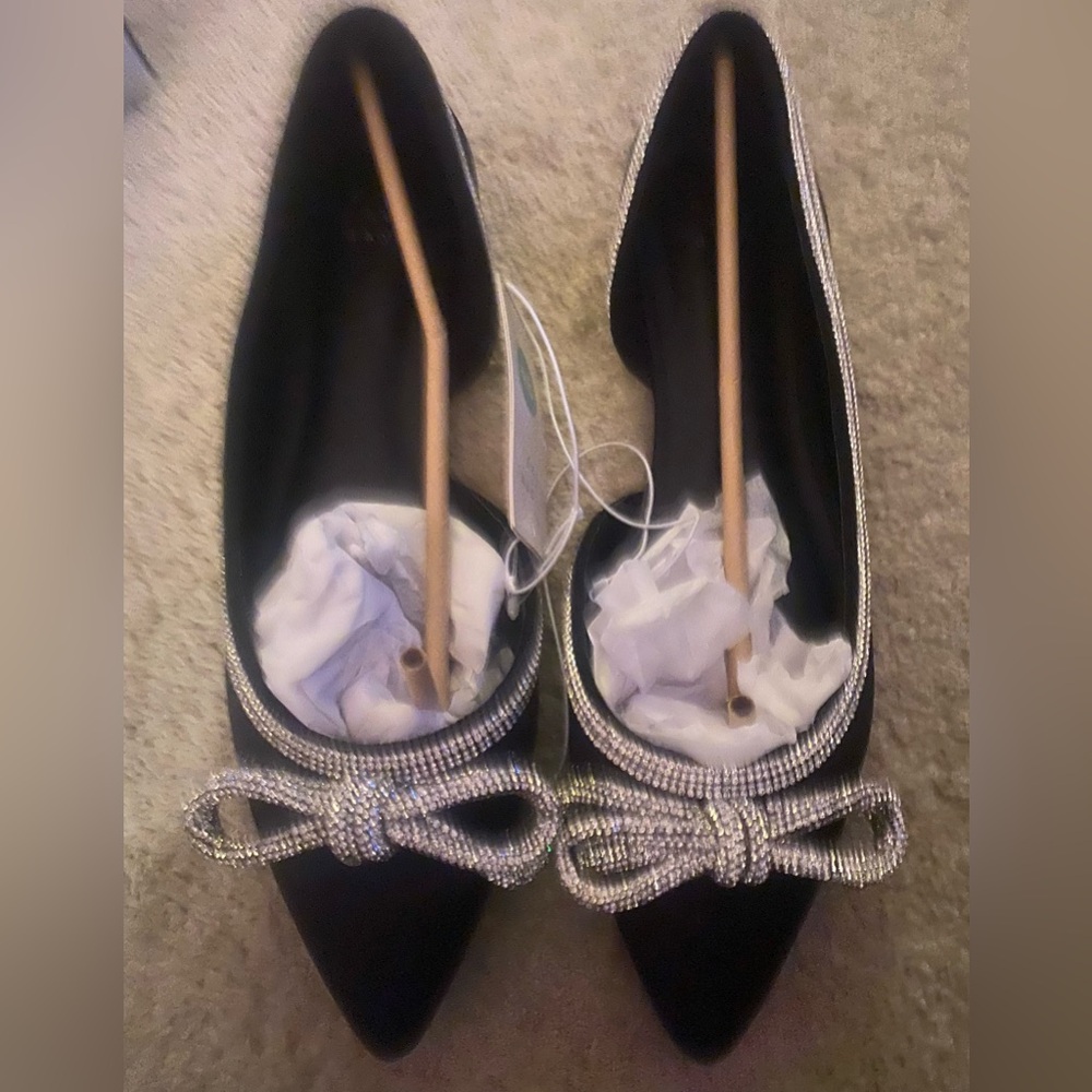A New Day Black Flats  pointed toe with Bow Embellishment 9.5 NWT